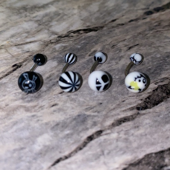 4 Belly Button Ring Set Black White - Picture 2 of 3